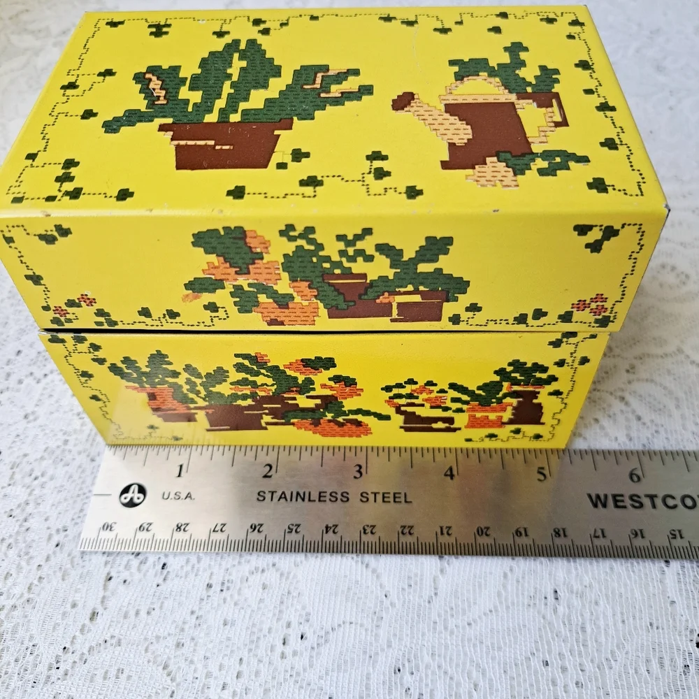 Vintage 70s Metal Recipe Index Card Box Syndicate Mfg Co Needlework Cactus Plant